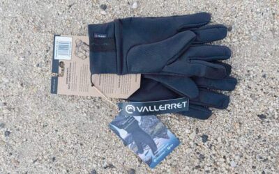 Keeping your hands warm with Vallerret photography gloves