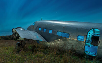 Ghost Mode: Becoming Invisible in Your Night Photo When Light Painting