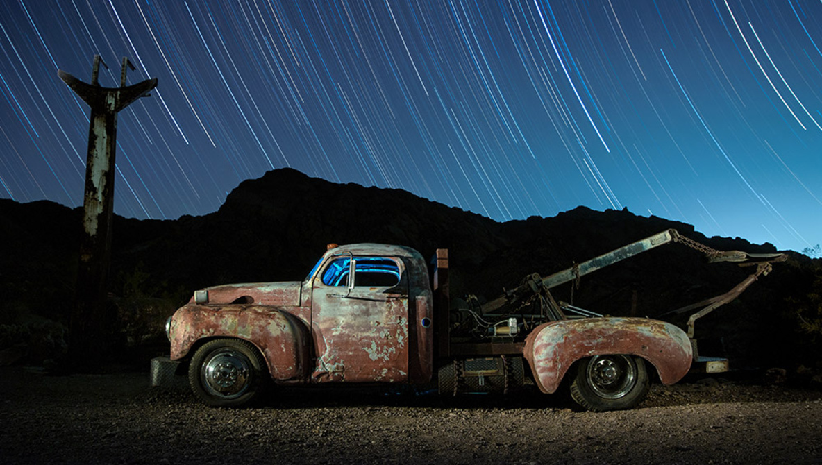 Step-by-Step: Light Painting a Desert Tow Truck With Star Trails